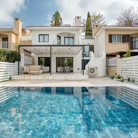 River Pearl Villa * Tala